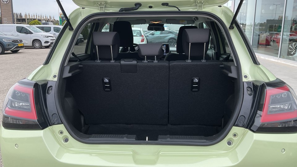 SUZUKI SWIFT 2WD GLX 2024