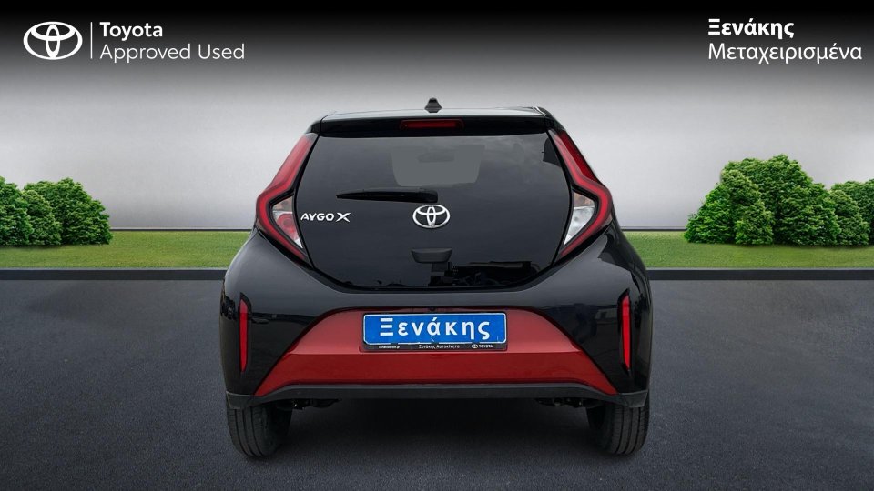 TOYOTA AYGO X X-TREND