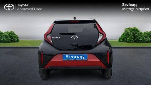 TOYOTA AYGO X X-TREND