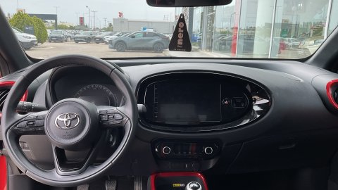 TOYOTA AYGO X X-TREND