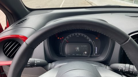 TOYOTA AYGO X X-TREND