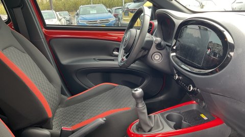 TOYOTA AYGO X X-TREND