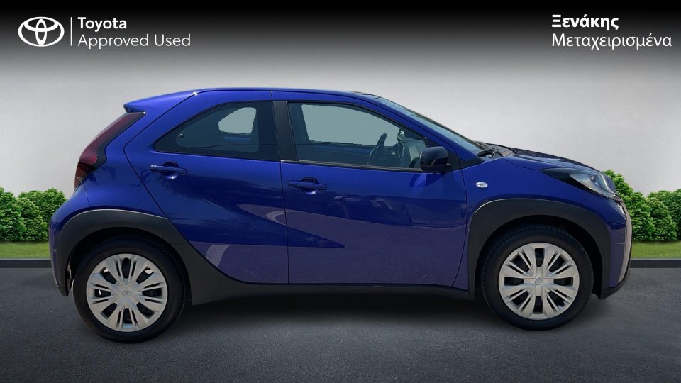 TOYOTA AYGO X X-PLAY 1.0 72 PS 2025