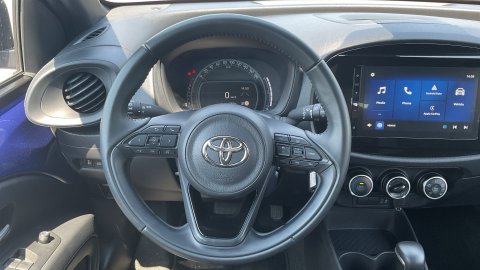 TOYOTA AYGO X X-PLAY 1.0 72 PS 2025