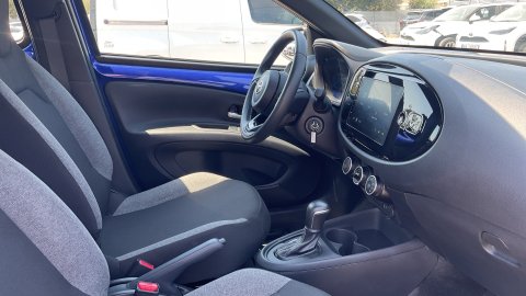 TOYOTA AYGO X X-PLAY 1.0 72 PS 2025