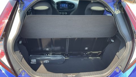 TOYOTA AYGO X X-PLAY 1.0 72 PS 2025