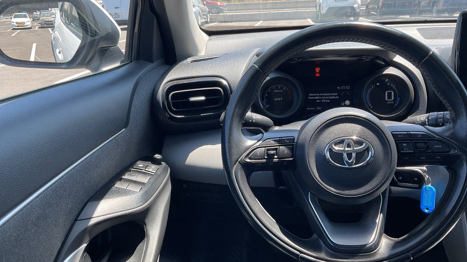 TOYOTA YARIS CROSS ACTIVE 1.5 125 PS 2022