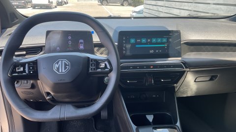 MG3 HYBRID + EXCLUSIVE 1.5 195 PS 2025