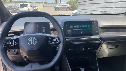 MG3 HYBRID + EXCLUSIVE 1.5 195 PS 2025